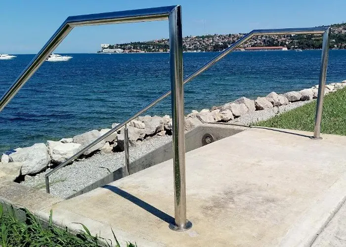 Apartma Na Vasi דירה